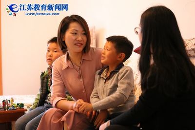 海安城南實小教育公益咨詢活動進社區(qū)(圖)